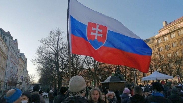 O čem média mlčí – na Slovensku se protestuje proti americkým základnám.